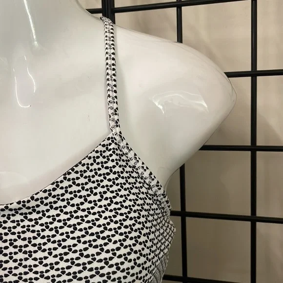 Lululemon  tank size 2 - Picture 2 of 5